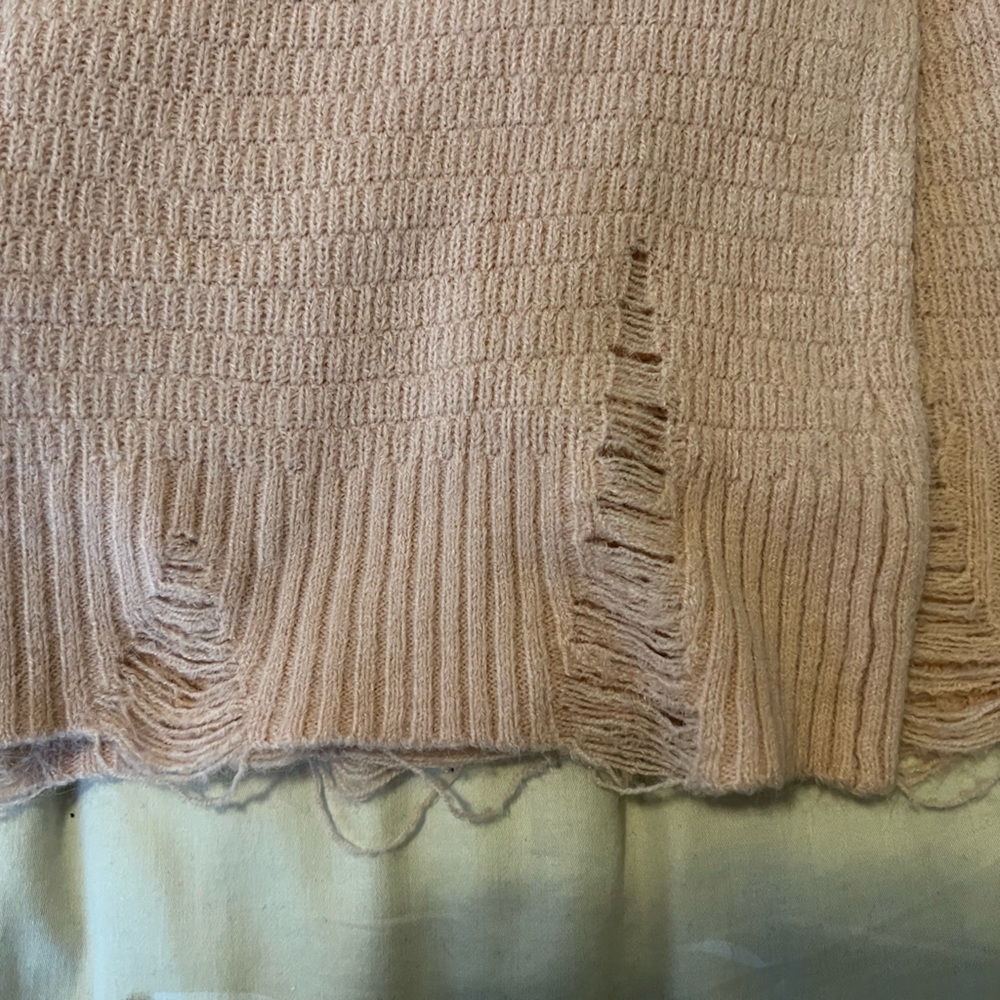 Peach ombré light sweater. Size Medium - Picture 3 of 4